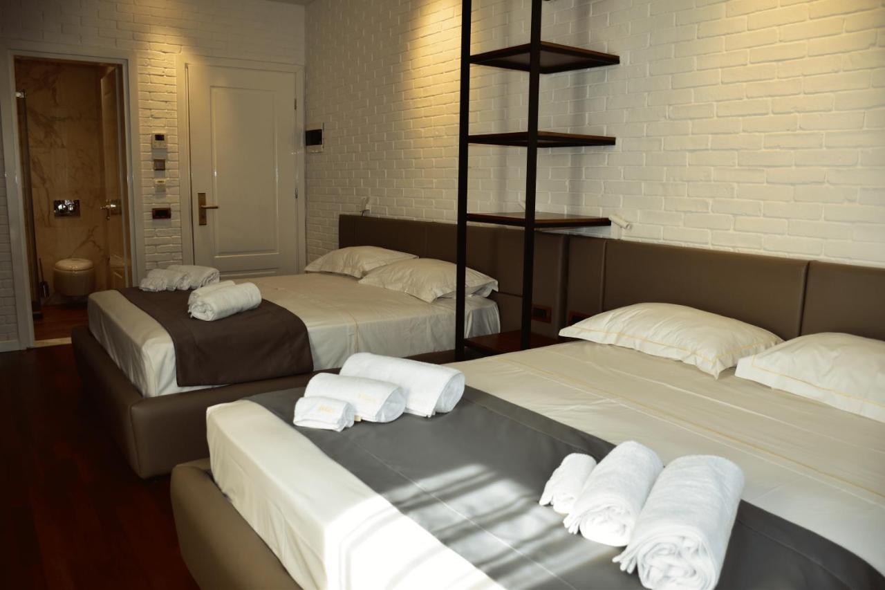 Hotel Ergi'S Durrës Eksteriør billede