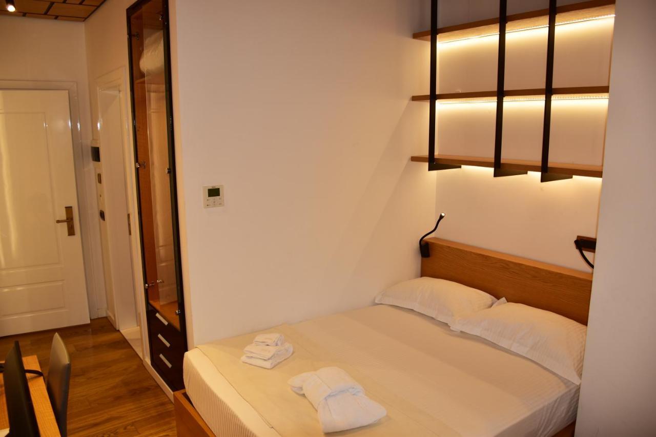 Hotel Ergi'S Durrës Eksteriør billede