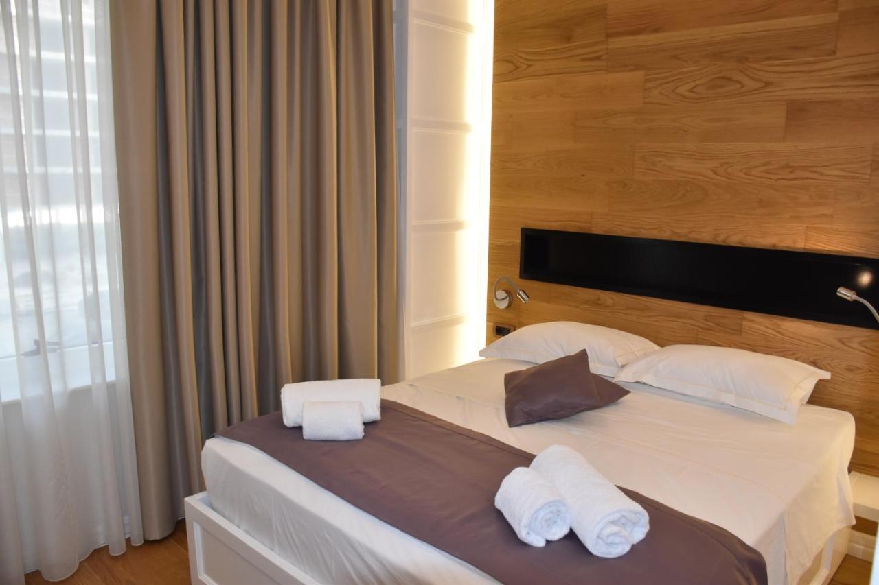 Hotel Ergi'S Durrës Eksteriør billede