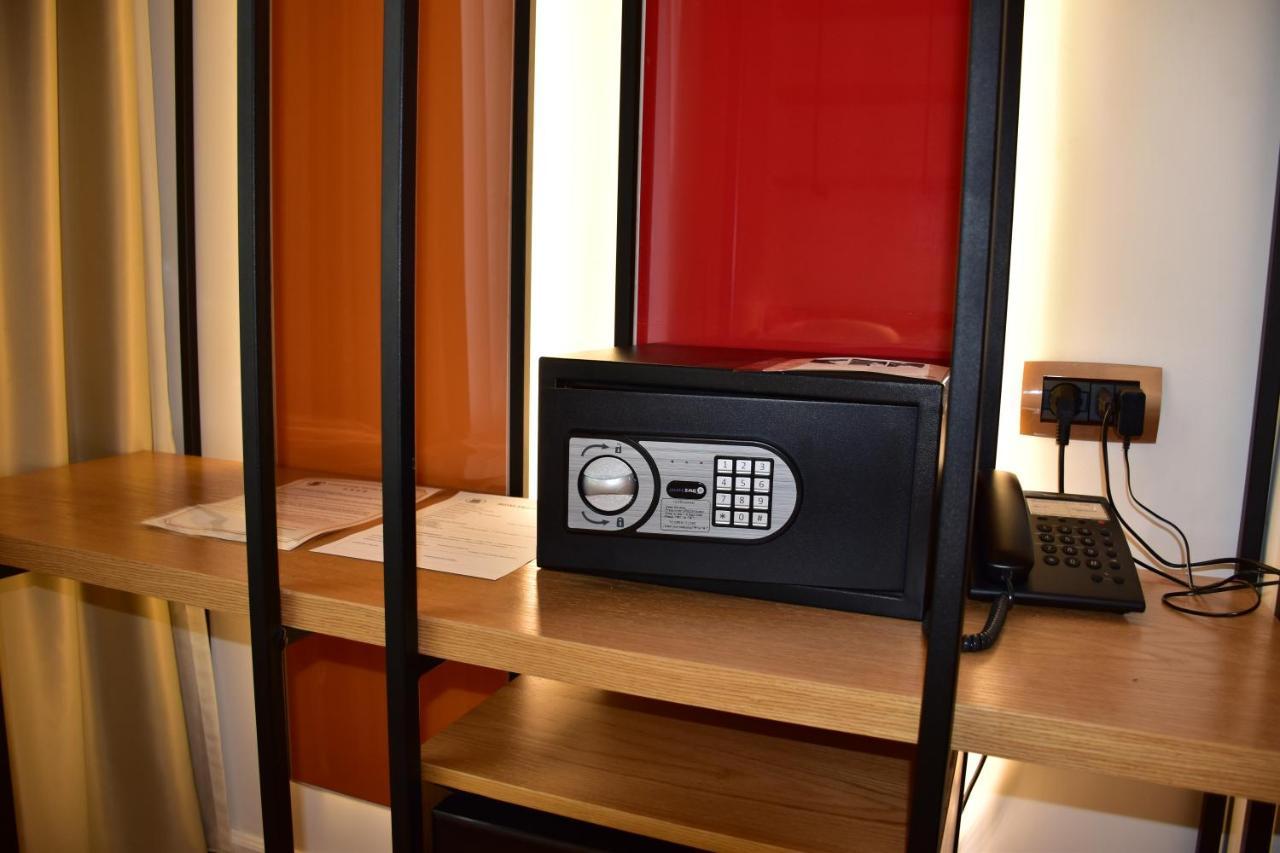 Hotel Ergi'S Durrës Eksteriør billede