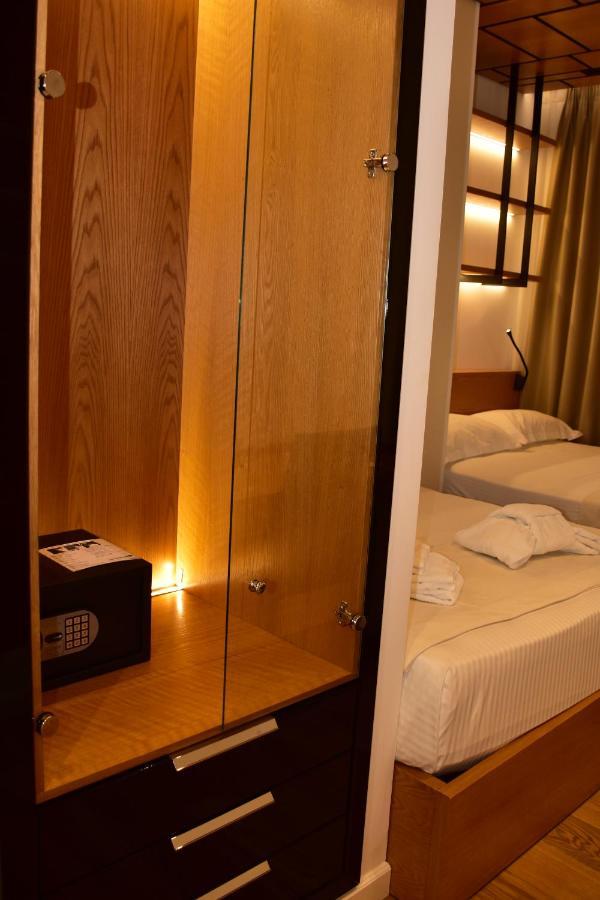 Hotel Ergi'S Durrës Eksteriør billede