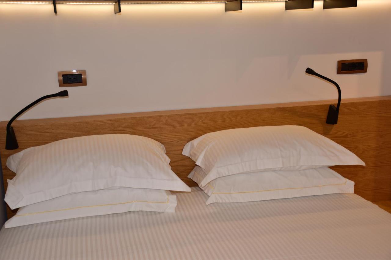Hotel Ergi'S Durrës Eksteriør billede